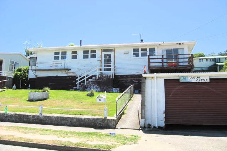 Photo of property in 18 Mawhare Street, Titahi Bay, Porirua, 5022