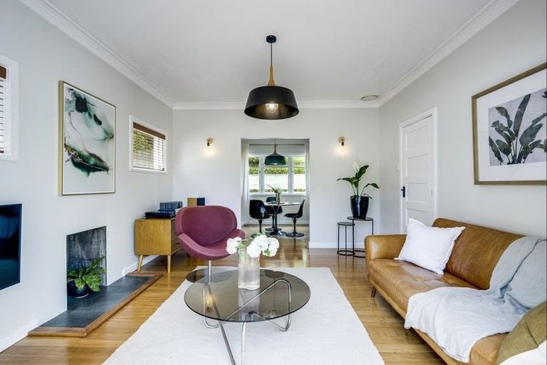 Photo of property in 5 Hooker Avenue, Hospital Hill, Napier, 4110