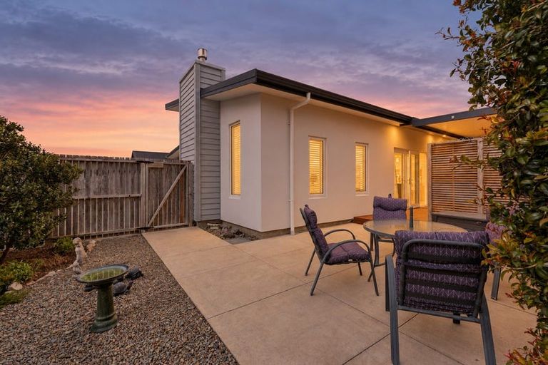 Photo of property in 20 Freedom Drive, Kelvin Grove, Palmerston North, 4414