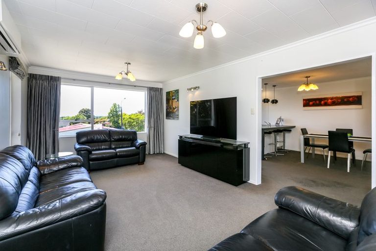 Photo of property in 1 Cabot Place, Frankleigh Park, New Plymouth, 4310