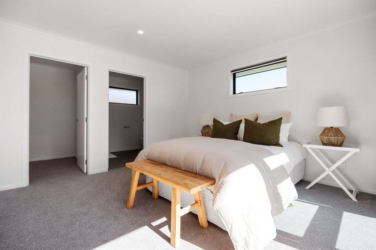 Photo of property in 12 Lewis Way, Cambridge, 3434