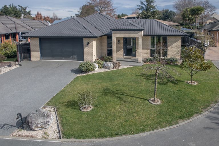 Photo of property in 15 Calvandra Grove, Rangiora, 7400