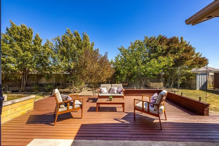 Photo of property in 10 Sophora Place, Parklands, Christchurch, 8083