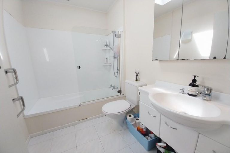 Photo of property in 4 Lynmouth Avenue, Karori, Wellington, 6012