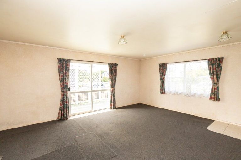 Photo of property in 14 Darlington Street, Ngatea, 3503