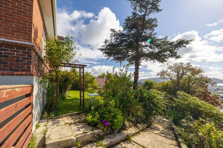 Photo of property in 56 Middleton Road, Kew, Dunedin, 9012