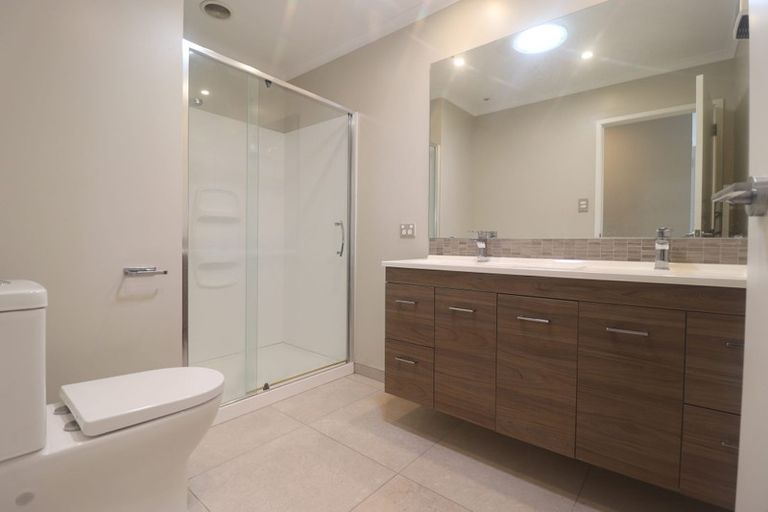 Photo of property in 9 Touhou Road, Hobsonville, Auckland, 0616