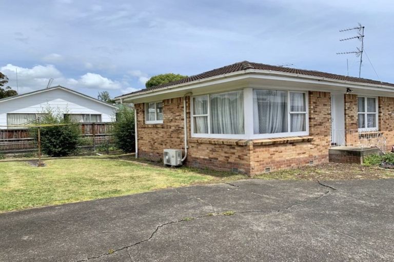 Photo of property in 2/4 Lingfield Street, Glenfield, Auckland, 0629