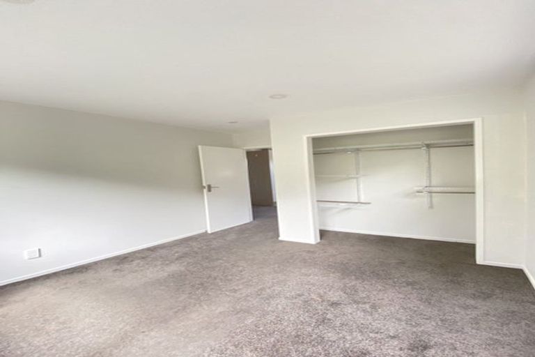 Photo of property in 27 Finn Place, Totara Vale, Auckland, 0629