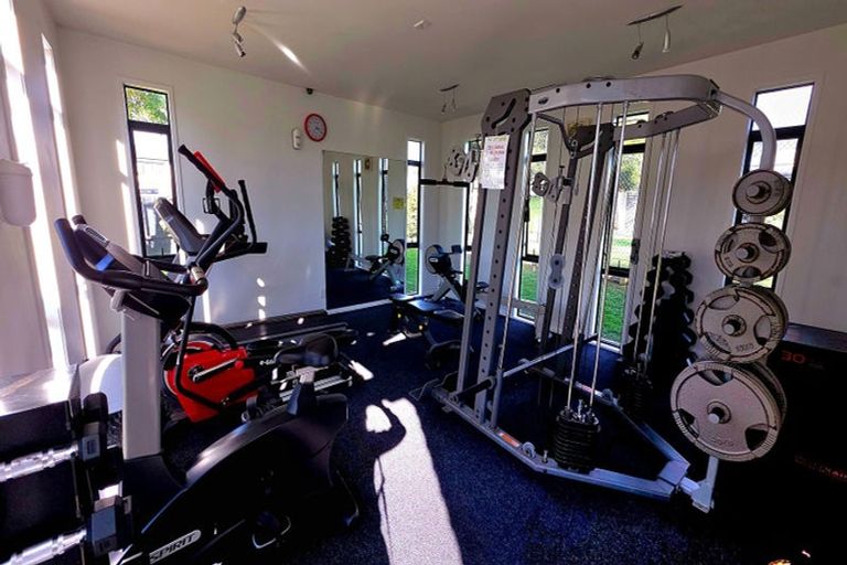 Photo of property in 11/2 Armoy Drive, East Tamaki, Auckland, 2016