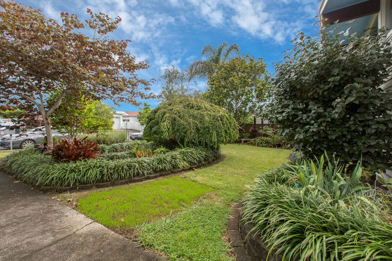 Photo of property in 4 De Thiery Place, Pakuranga Heights, Auckland, 2010