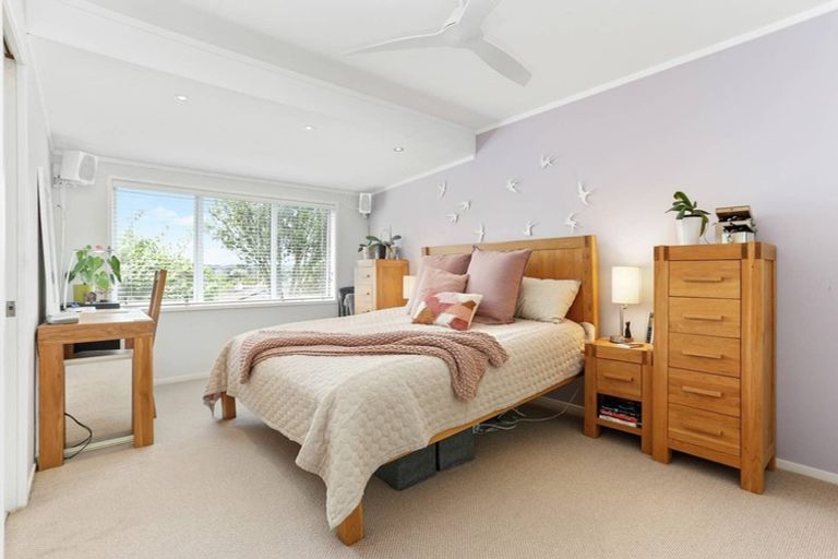 Photo of property in 21 Mark Edward Drive, Half Moon Bay, Auckland, 2012