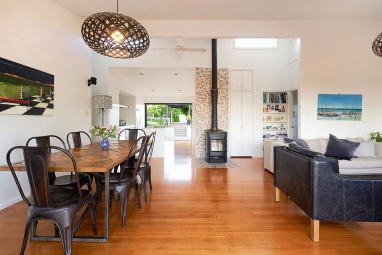 Photo of property in 3 Cameron Terrace, Bluff Hill, Napier, 4110