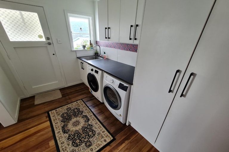 Photo of property in 5 Bledisloe Crescent, Wainuiomata, Lower Hutt, 5014