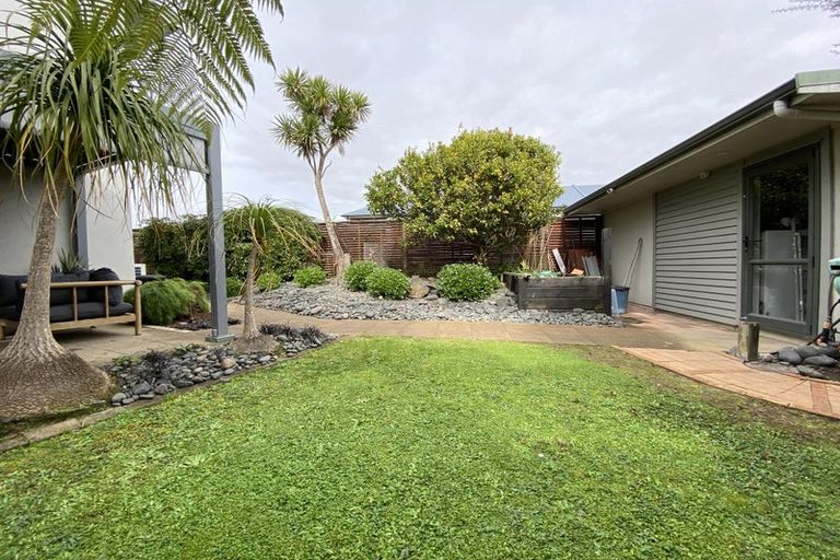 Photo of property in 78 Gunner Drive, Te Atatu Peninsula, Auckland, 0610