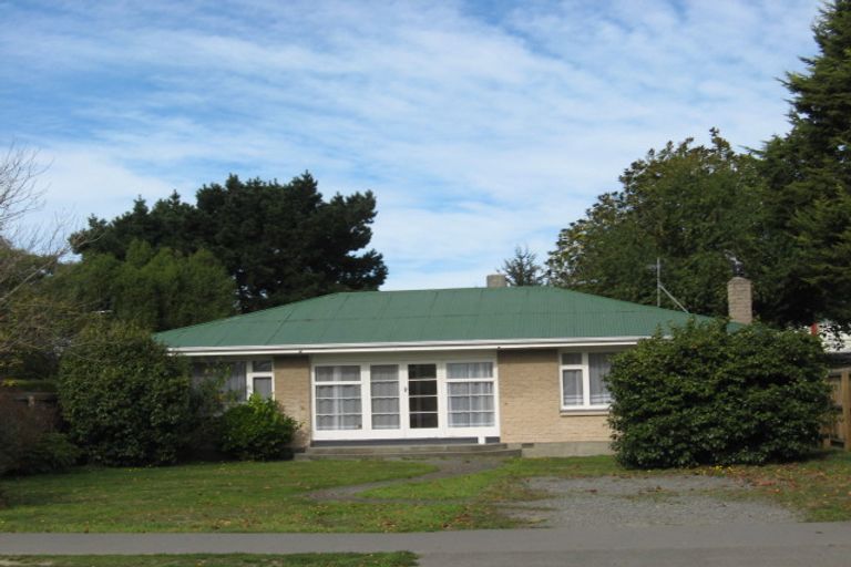 Photo of property in 2/65 Middlepark Road, Sockburn, Christchurch, 8042