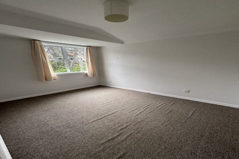 Photo of property in 121 Kelburn Parade, Kelburn, Wellington, 6012