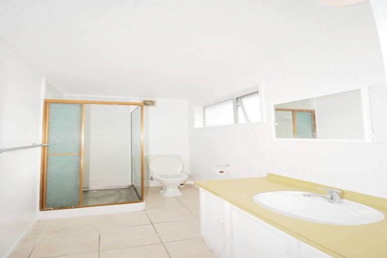 Photo of property in 14 Minaret Drive, Bucklands Beach, Auckland, 2014