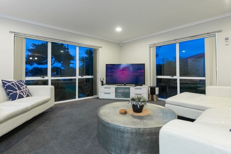 Photo of property in 302 Gravatt Road, Papamoa Beach, Papamoa, 3118