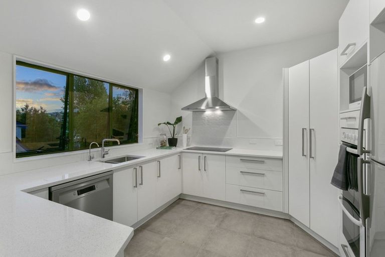 Photo of property in 1/25 Nigel Road, Browns Bay, Auckland, 0630