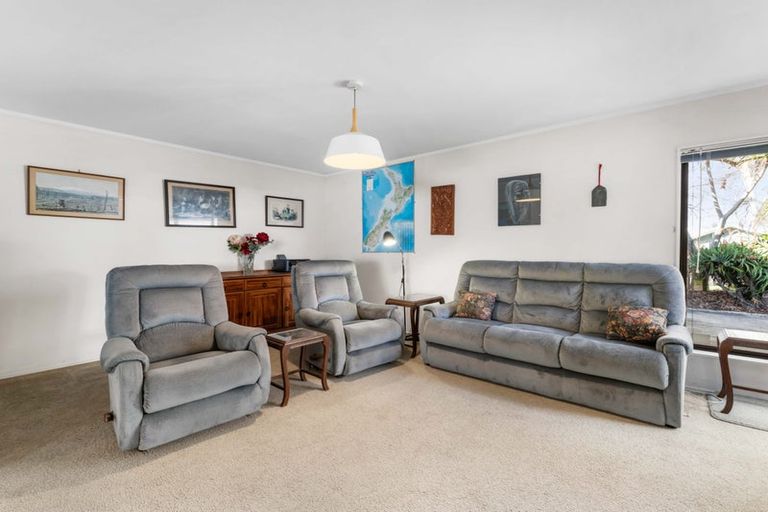 Photo of property in 4 Biscay Place, Conifer Grove, Takanini, 2112