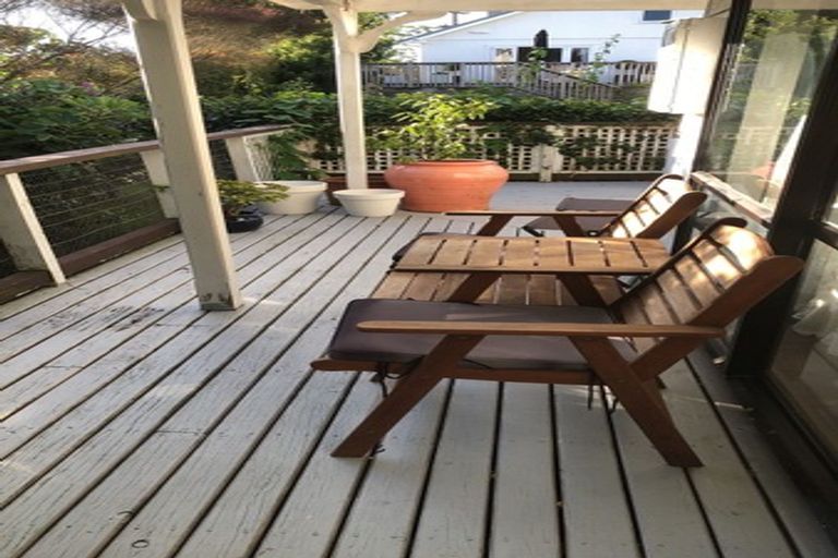 Photo of property in 1/8 Marsh Avenue, Forrest Hill, Auckland, 0620