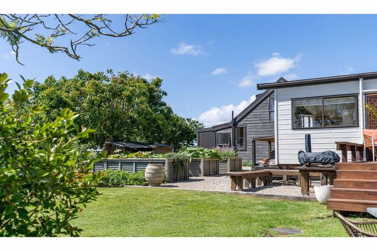 Photo of property in 70 Edmonds Road, Kerikeri, 0293