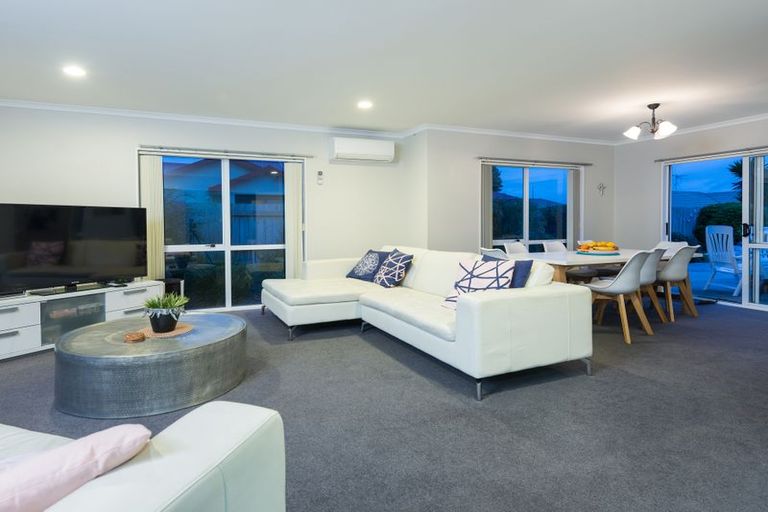 Photo of property in 302 Gravatt Road, Papamoa Beach, Papamoa, 3118