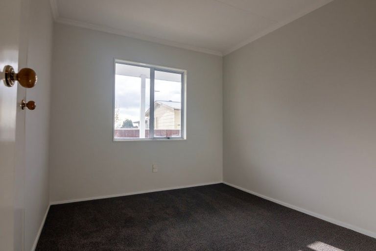 Photo of property in 19 Coromandel Court, Roslyn, Palmerston North, 4414