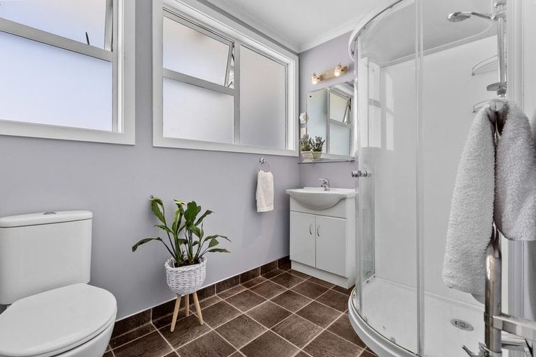 Photo of property in 9 Regent Place, Blagdon, New Plymouth, 4310