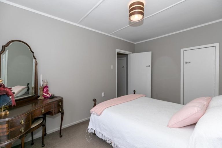 Photo of property in 1064 Heaphy Terrace, Fairfield, Hamilton, 3214