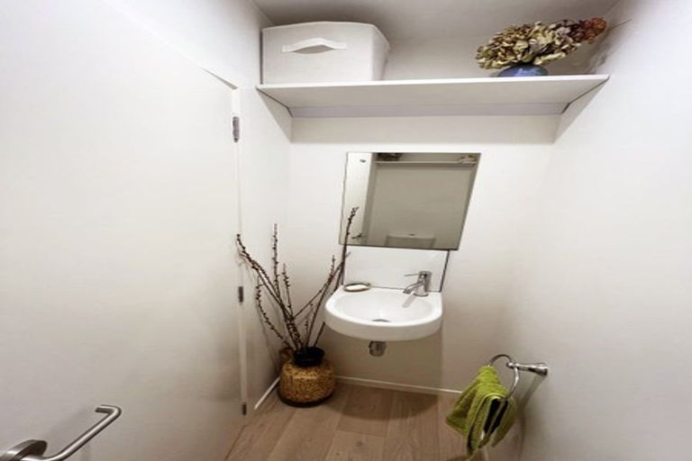 Photo of property in 88 Roxburgh Street, Mount Victoria, Wellington, 6011