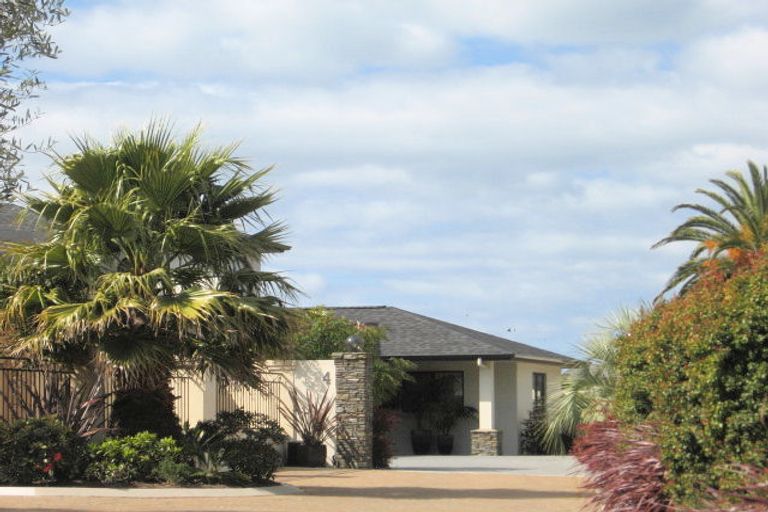 Photo of property in 4 Riviera Court, Papamoa Beach, Papamoa, 3118