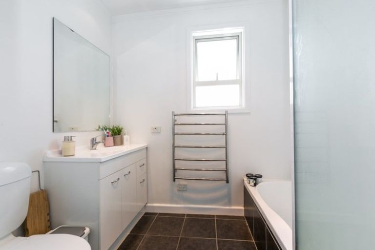 Photo of property in 104a Lumsden Road, Akina, Hastings, 4122