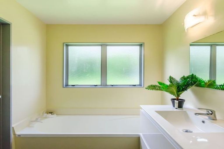 Photo of property in 81 Huia Street, Waikanae, 5036