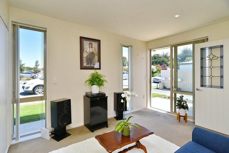 Photo of property in 1/38 Sawyers Arms Road, Northcote, Christchurch, 8052