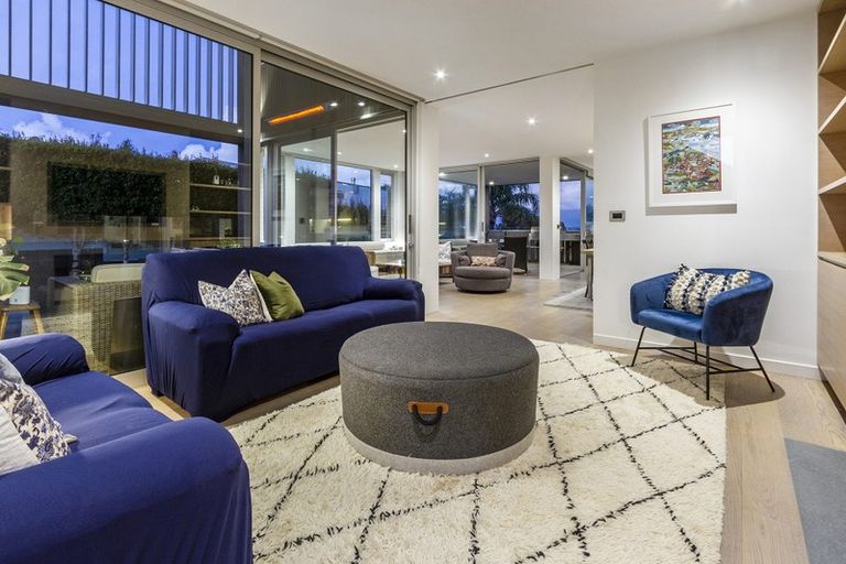 Photo of property in 21 Ocean View Road, Milford, Auckland, 0620