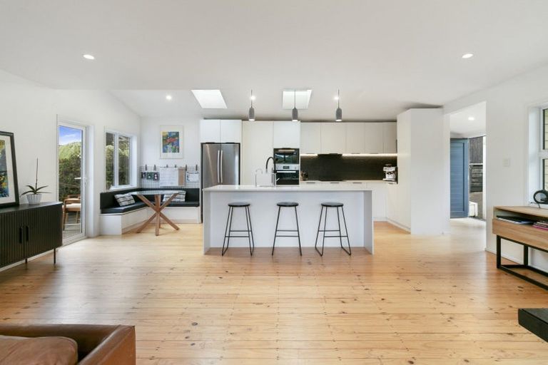 Photo of property in 12 Park Hill Road, Birkenhead, Auckland, 0626