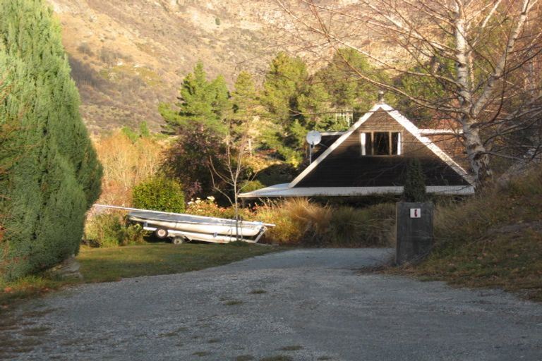 Photo of property in 1 Arthurs Track, Arthurs Point, Queenstown, 9371