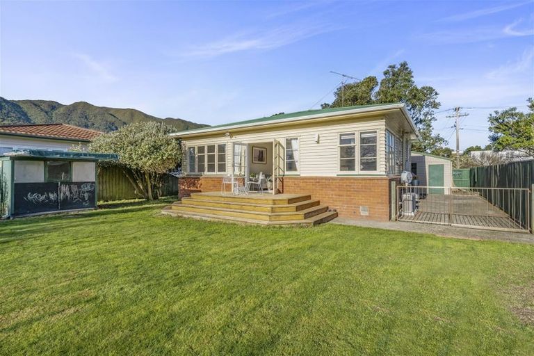 Photo of property in 5 Russell Street, Waterloo, Lower Hutt, 5011