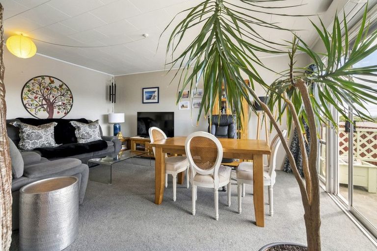 Photo of property in 4/53-55 East Street, Papakura, 2110