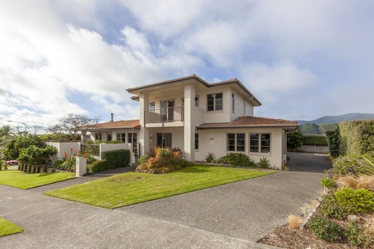 Photo of property in 136 Renown Road, Raumati South, Paraparaumu, 5032