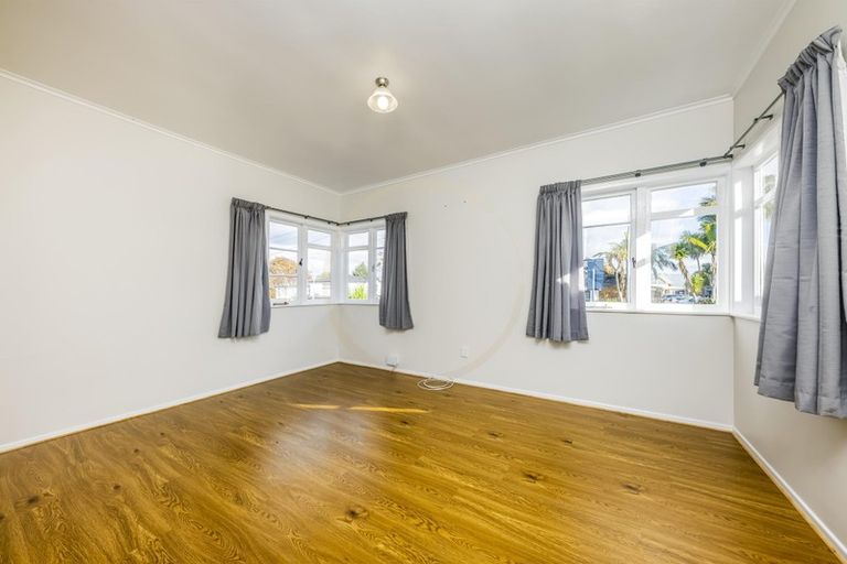 Photo of property in 39 Russell Road, Manurewa, Auckland, 2102