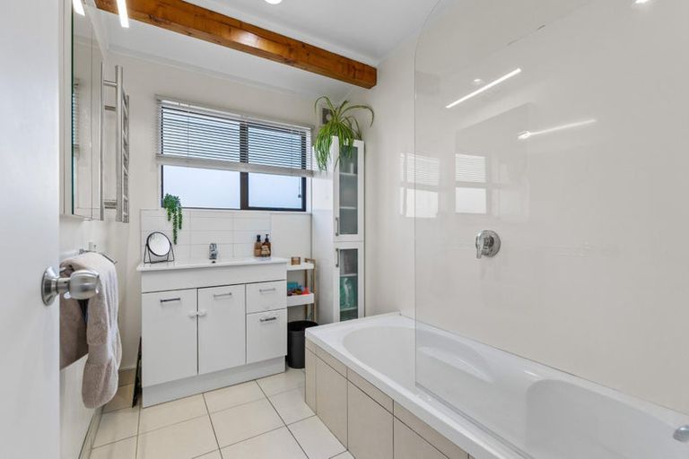 Photo of property in 1/29 Tirimoana Road, Te Atatu South, Auckland, 0602