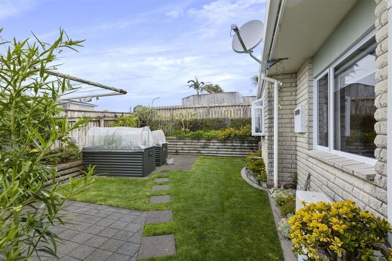 Photo of property in 1a Walmer Grove, Bell Block, New Plymouth, 4312