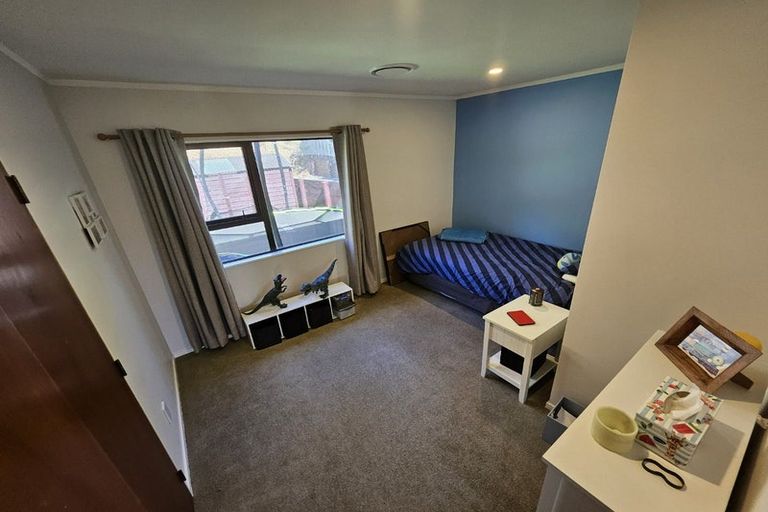 Photo of property in 65 Woodman Drive, Tawa, Wellington, 5028