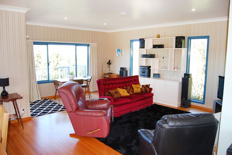 Photo of property in 365 Oneriri Road, Kaiwaka, 0573