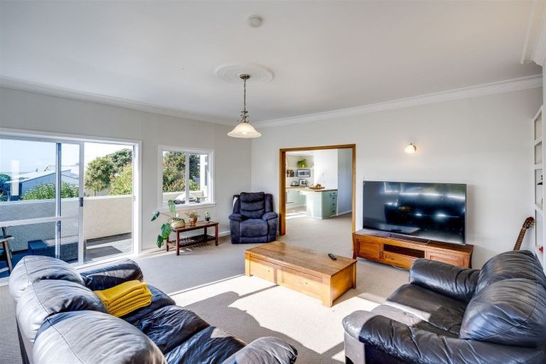 Photo of property in 319 Clifton Road, Te Awanga, 4102