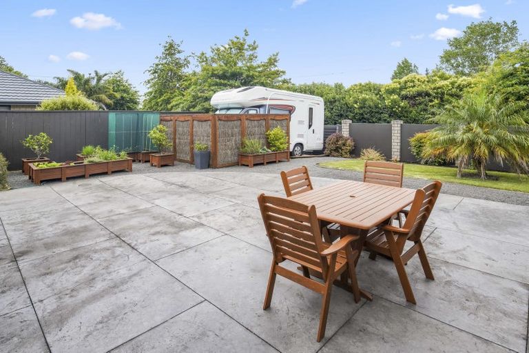 Photo of property in 14 Murray Becroft Avenue, Henderson Valley, Auckland, 0612