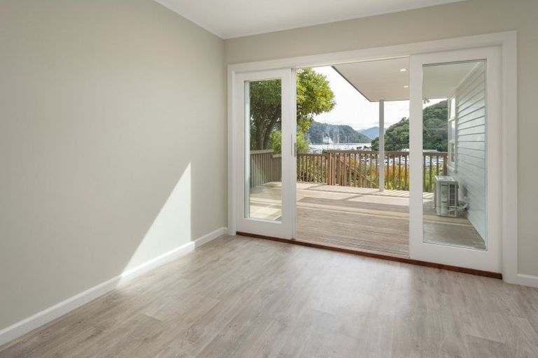 Photo of property in 34 Waikawa Road, Picton, 7220